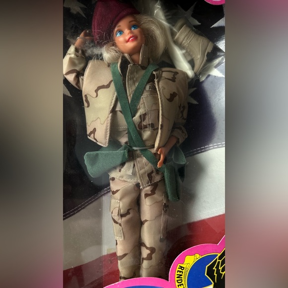 Army Barbie - Picture 2 of 6